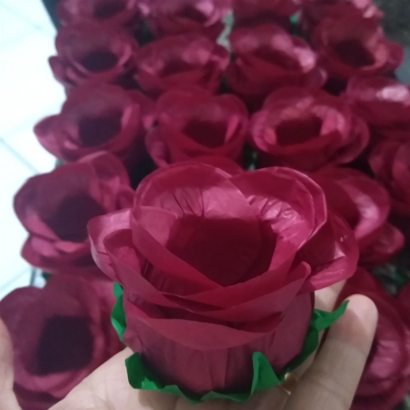 Forminha Botão de rosas simples feito de papel