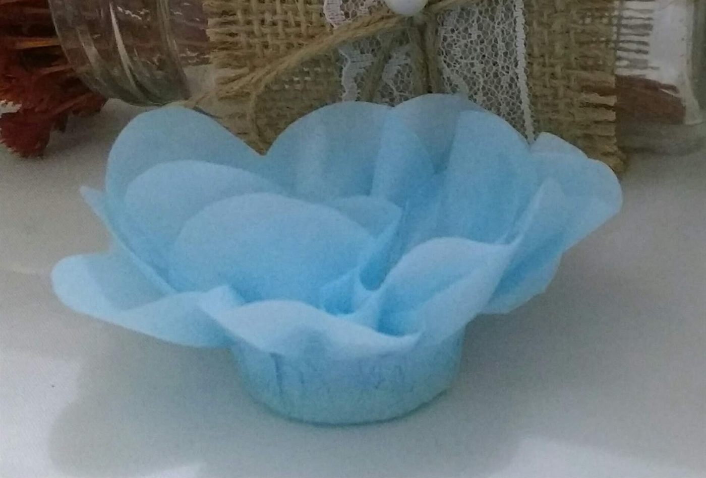Forminha Camélia 6 acabamento simples feita de papel