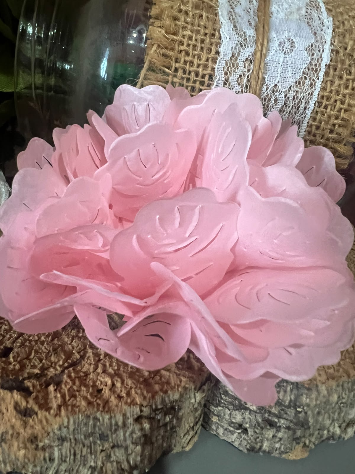 Rosa linda feita de papel
