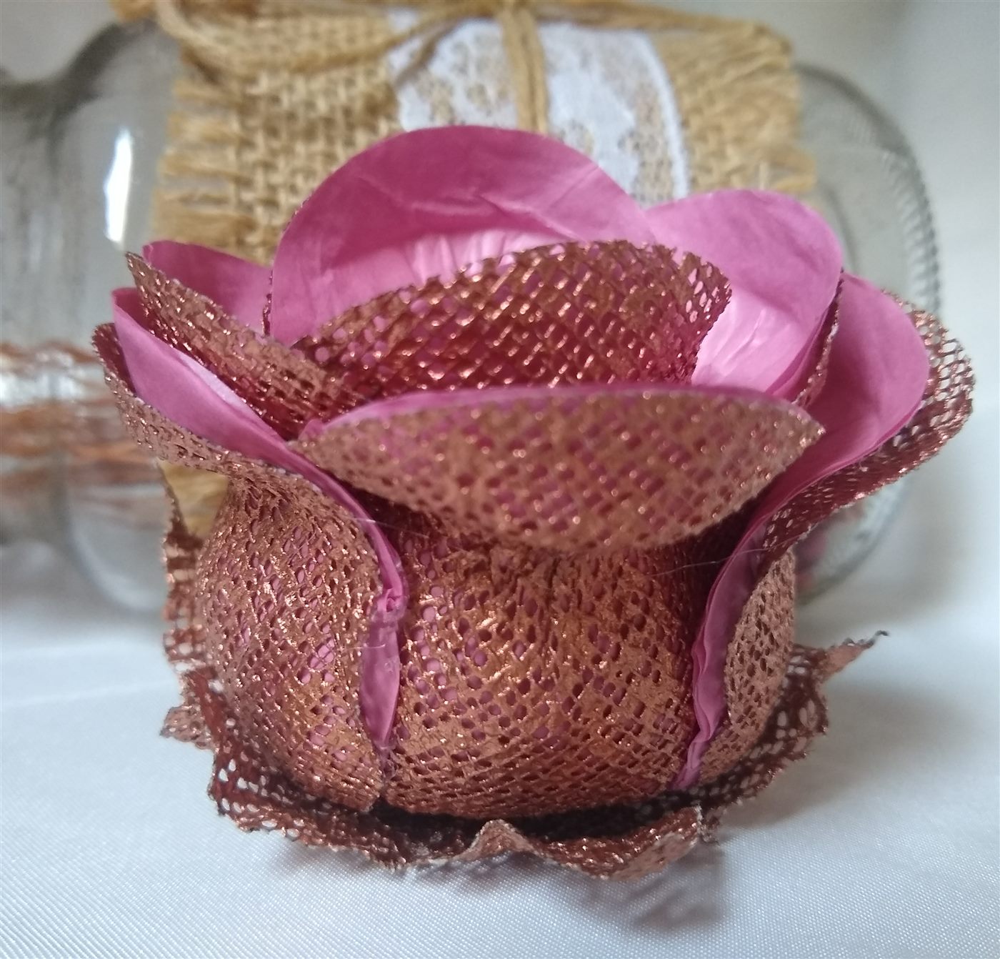 Forminha Botão de rosa com tela Escócia e papel