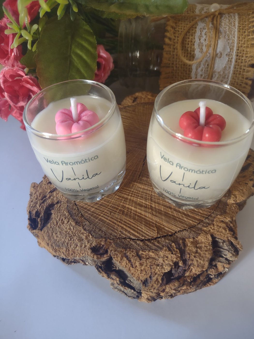 Vela em copo com florzinha de cera