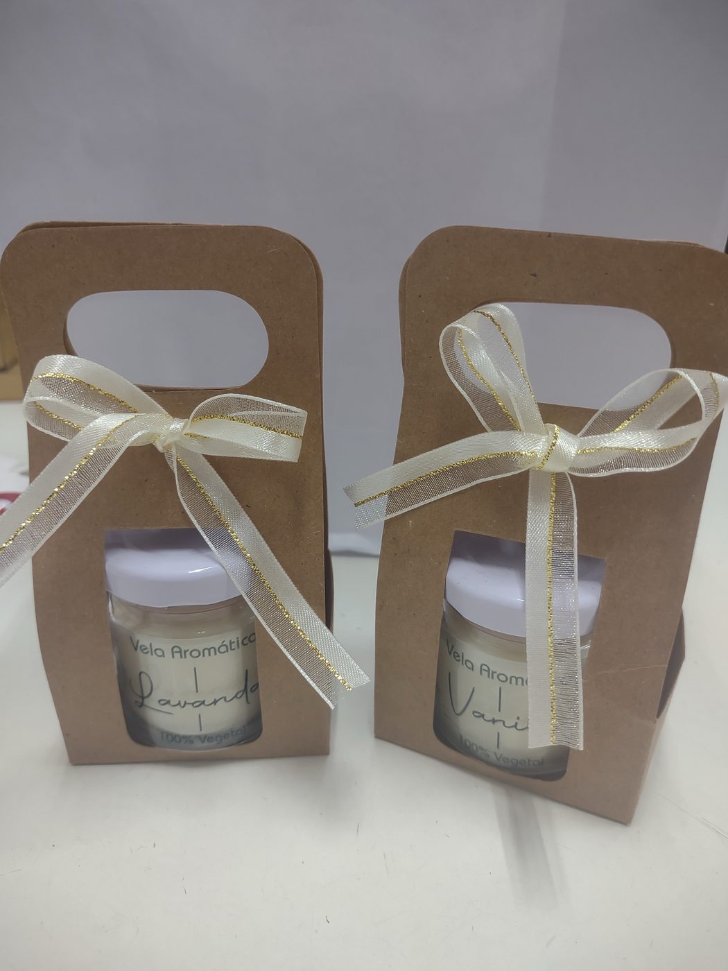 Mini potinhos 30g em caixa kraft, aromas lavanda e vanila